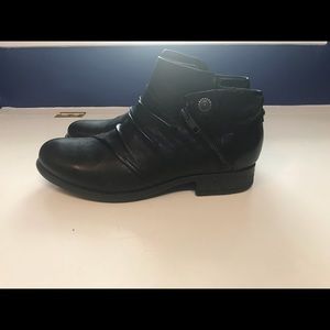 Earth black ankle boots